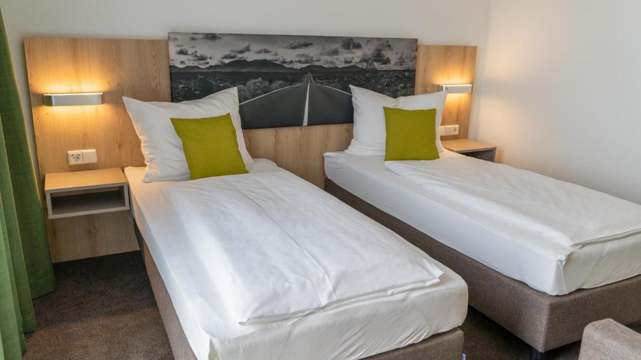 Highway Hotel Herbolzheim Ngoại thất bức ảnh