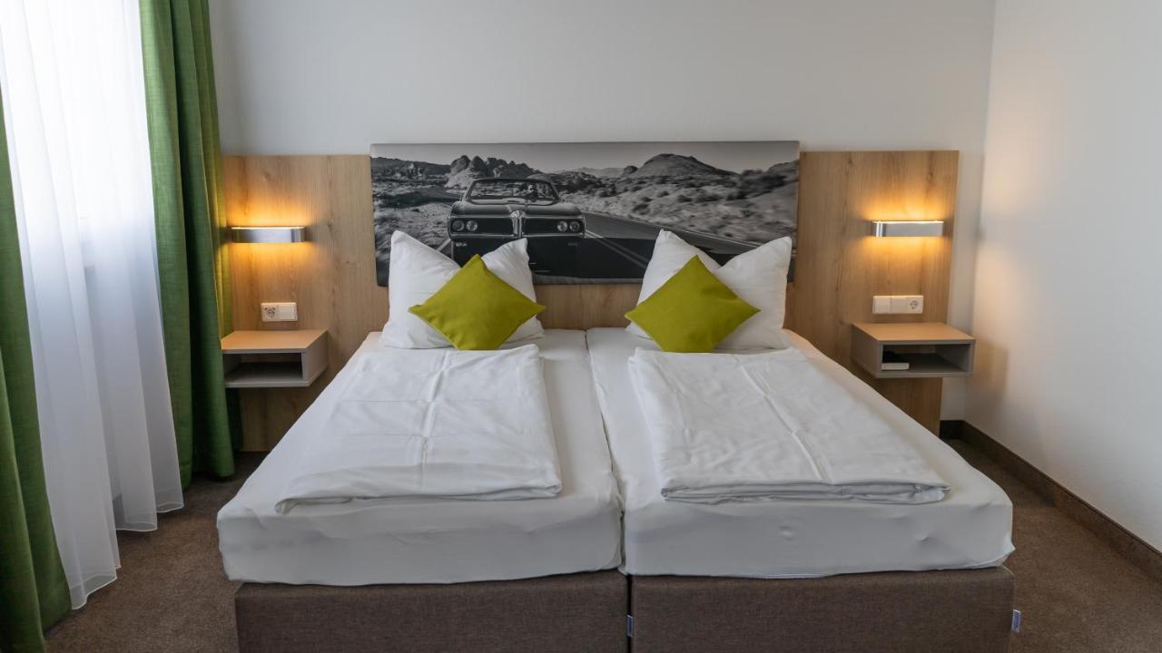 Highway Hotel Herbolzheim Ngoại thất bức ảnh