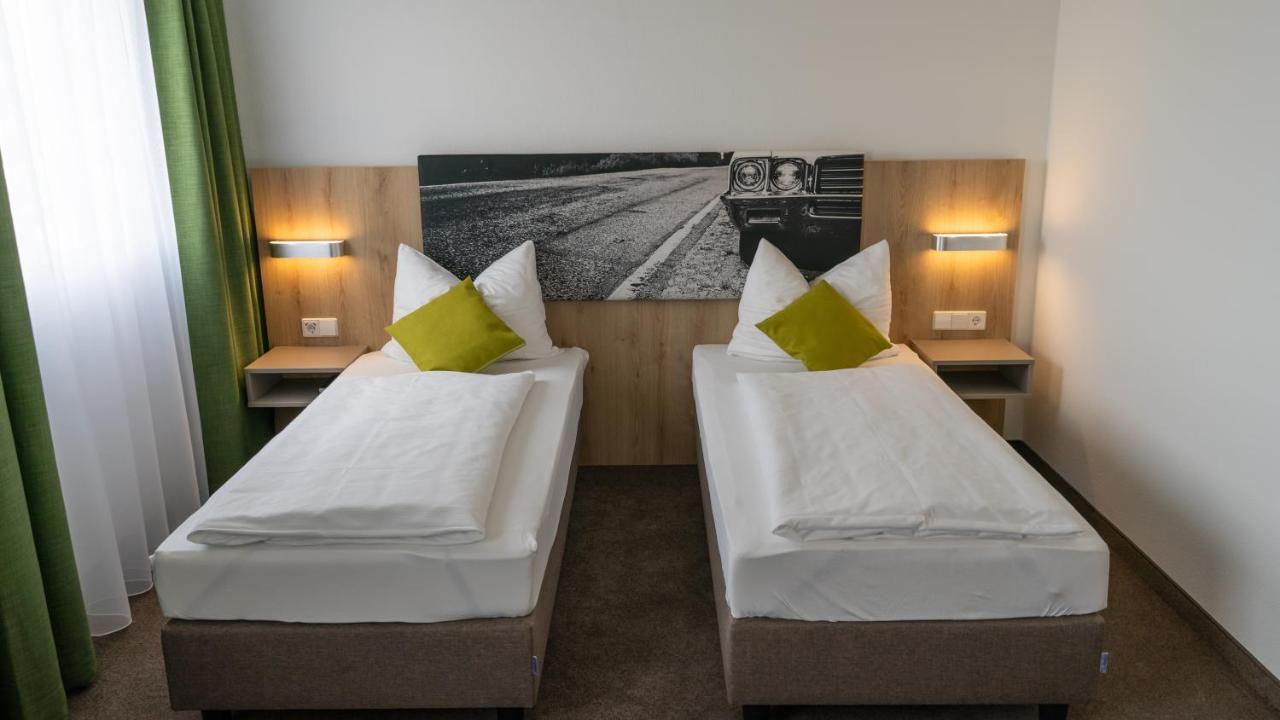 Highway Hotel Herbolzheim Ngoại thất bức ảnh