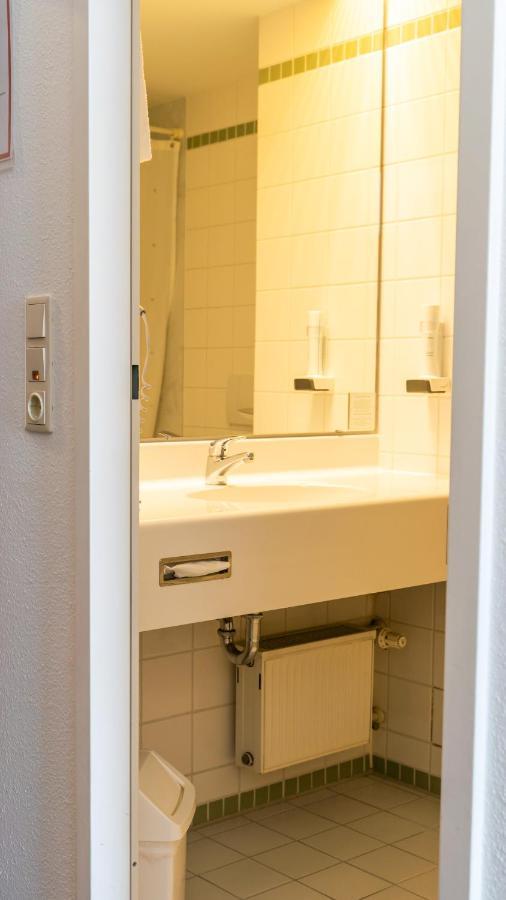 Highway Hotel Herbolzheim Ngoại thất bức ảnh