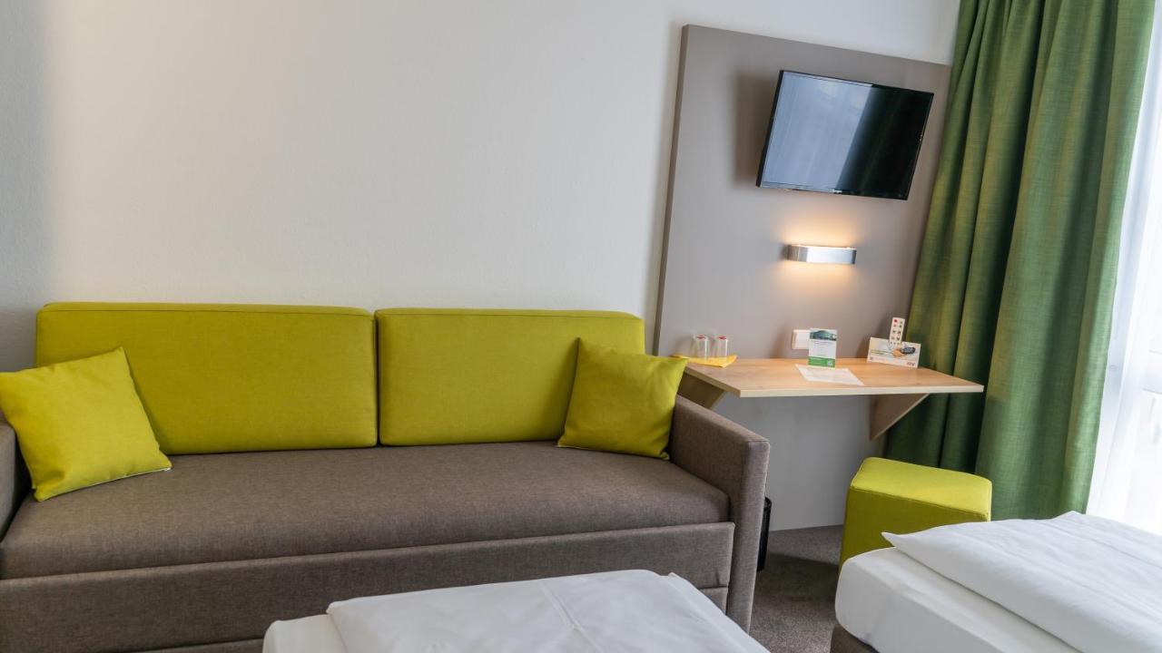 Highway Hotel Herbolzheim Ngoại thất bức ảnh