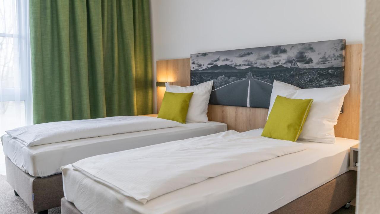 Highway Hotel Herbolzheim Ngoại thất bức ảnh