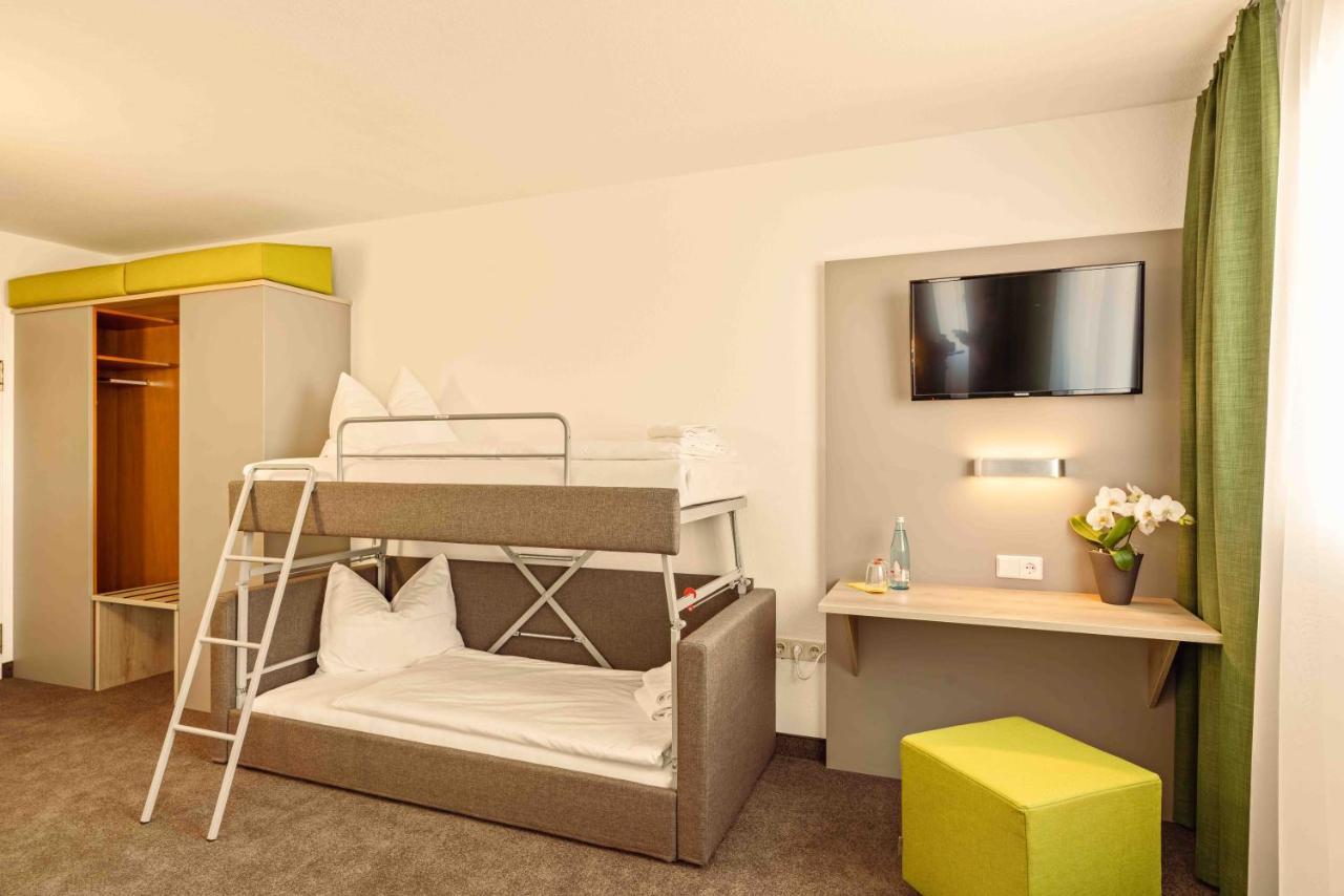 Highway Hotel Herbolzheim Ngoại thất bức ảnh