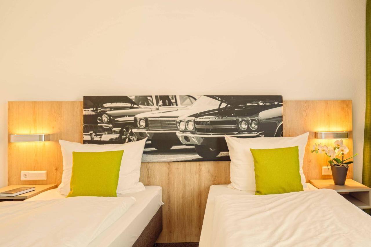 Highway Hotel Herbolzheim Ngoại thất bức ảnh