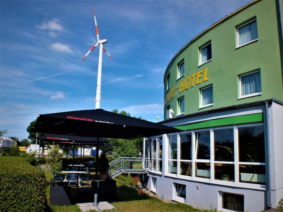 Highway Hotel Herbolzheim Ngoại thất bức ảnh
