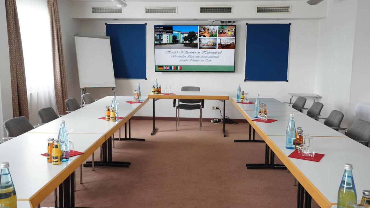 Highway Hotel Herbolzheim Ngoại thất bức ảnh