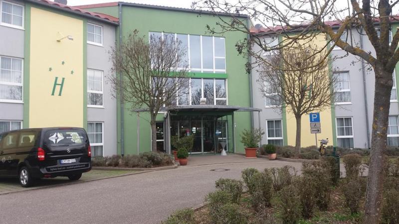 Highway Hotel Herbolzheim Ngoại thất bức ảnh