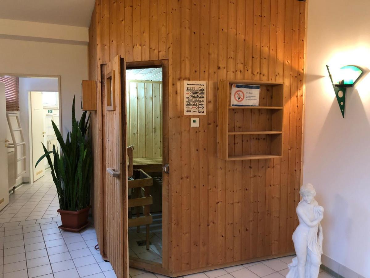 Highway Hotel Herbolzheim Ngoại thất bức ảnh